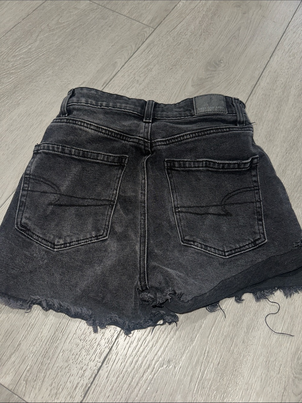 American Eagle Outfitters Black Frayed-Hem Denim Shorts size 000 - Picture 5 of 7
